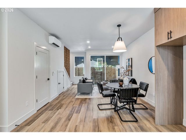 2381 Se 45TH Ave, Portland, OR 97215