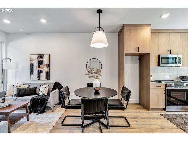2381 Se 45TH Ave, Portland, OR 97215