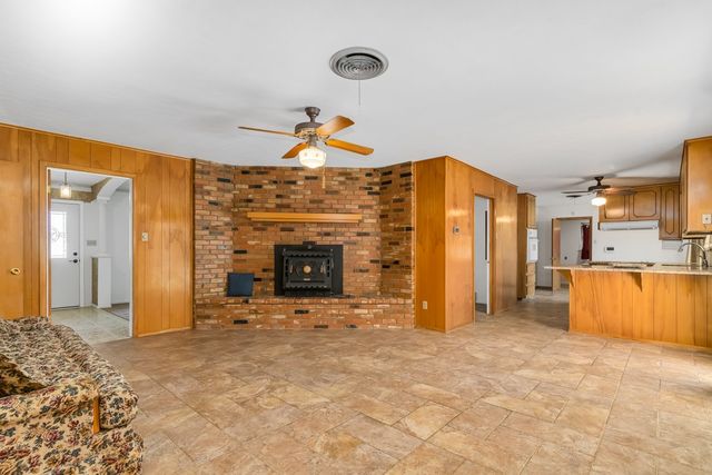 401 S Beverly Street, Crowley, TX 76036