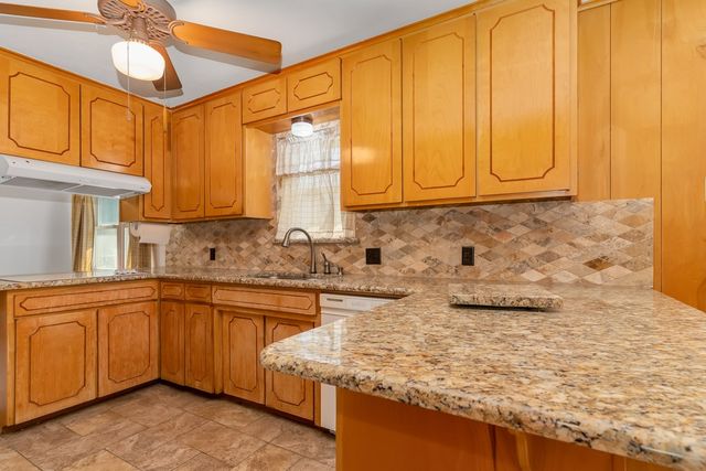 401 S Beverly Street, Crowley, TX 76036