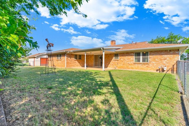 401 S Beverly Street, Crowley, TX 76036