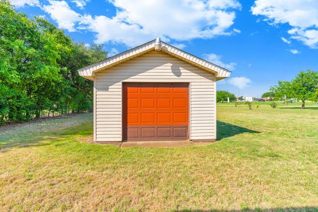 401 S Beverly Street, Crowley, TX 76036