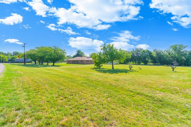 401 S Beverly Street, Crowley, TX 76036