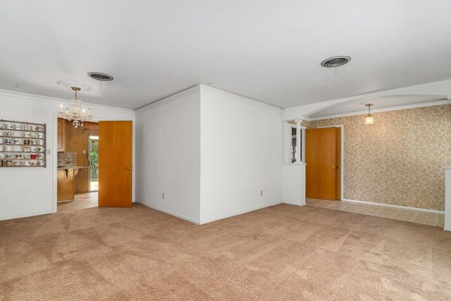 401 S Beverly Street, Crowley, TX 76036