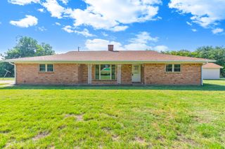 401 S Beverly Street, Crowley, TX 76036