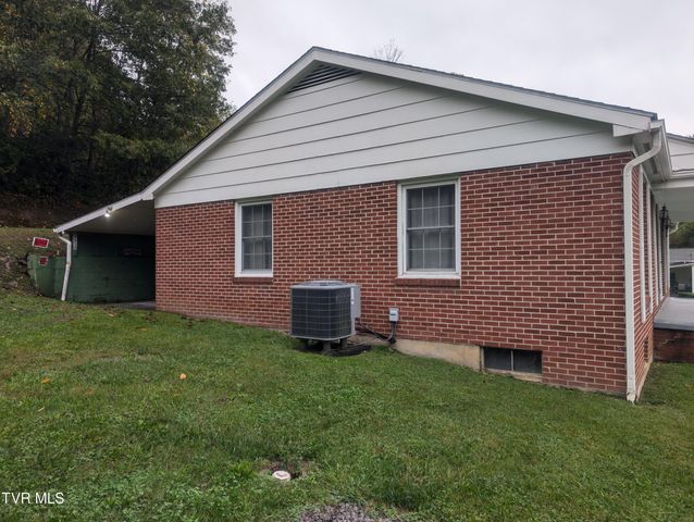 7713 Wells Boone Road, Norton, VA 24273