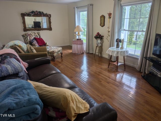 7713 Wells Boone Road, Norton, VA 24273