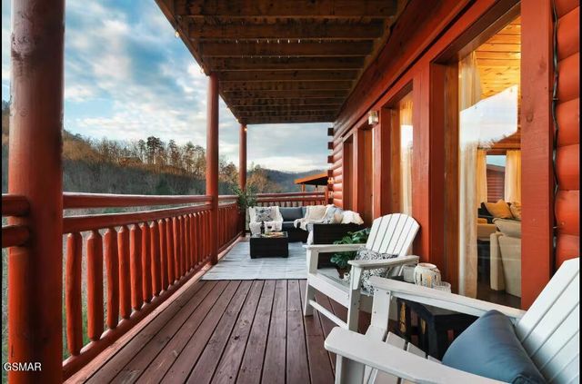 3328 Smoky Ridge Way, Sevierville, TN 37862