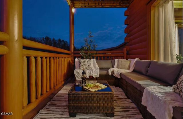 3328 Smoky Ridge Way, Sevierville, TN 37862