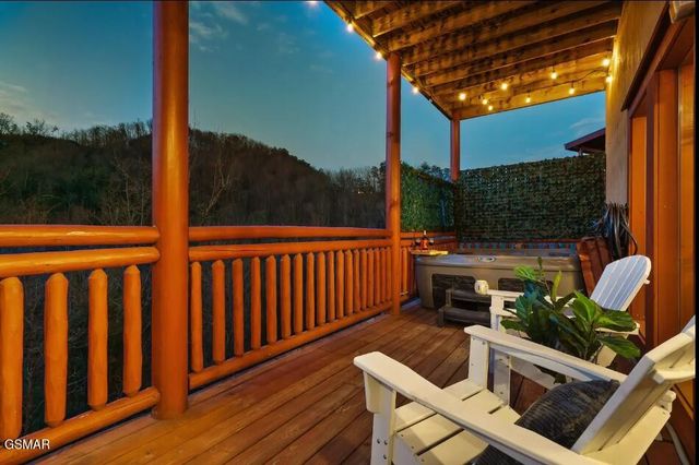 3328 Smoky Ridge Way, Sevierville, TN 37862