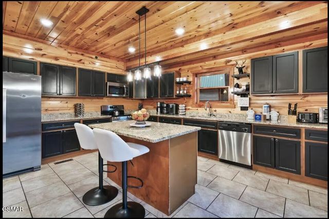 3328 Smoky Ridge Way, Sevierville, TN 37862
