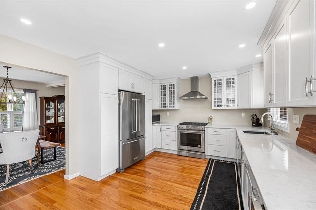 389 Marbleridge Rd, North Andover, MA 01845