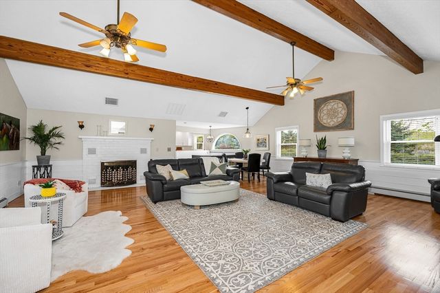 389 Marbleridge Rd, North Andover, MA 01845