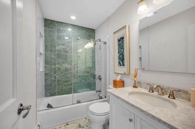 389 Marbleridge Rd, North Andover, MA 01845