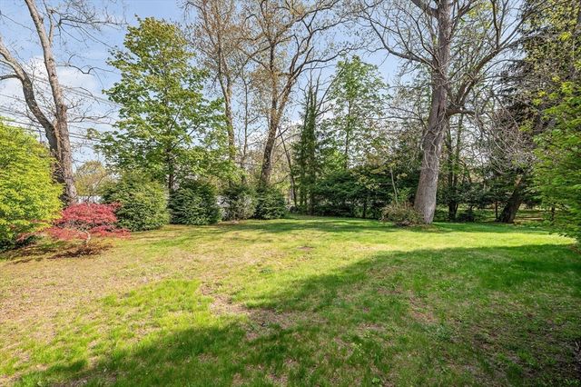 389 Marbleridge Rd, North Andover, MA 01845