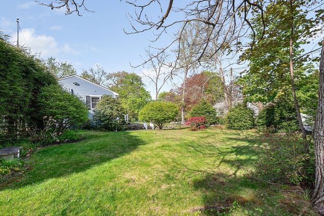 389 Marbleridge Rd, North Andover, MA 01845
