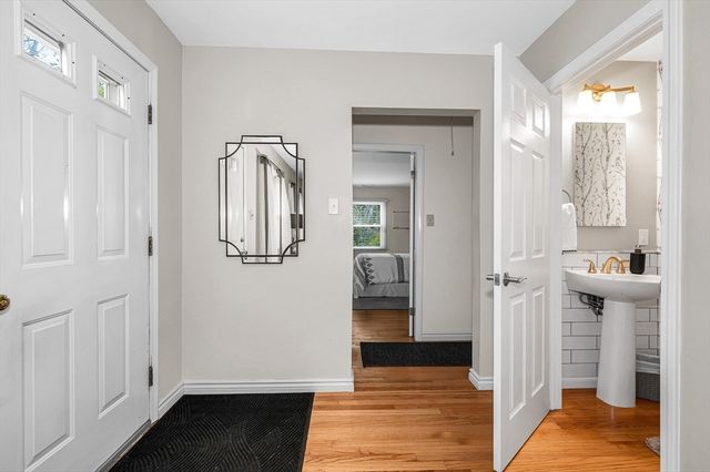 389 Marbleridge Rd, North Andover, MA 01845