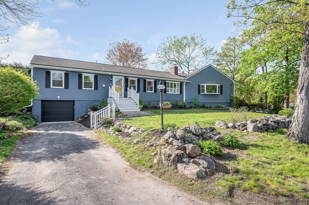 389 Marbleridge Rd, North Andover, MA 01845