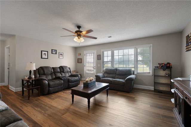 128 Craigtown NE Road, Calhoun, GA 30701