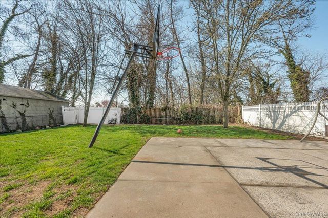 1259 New York Avenue, Elmont, NY 11003