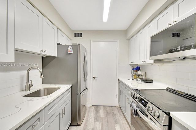 2445 NW 33rd Street 1410, Oakland Park, FL 33309