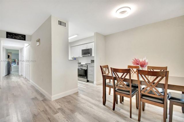 2445 NW 33rd Street 1410, Oakland Park, FL 33309