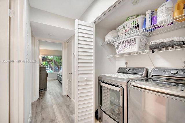 2445 NW 33rd Street 1410, Oakland Park, FL 33309