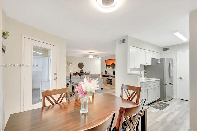 2445 NW 33rd Street 1410, Oakland Park, FL 33309
