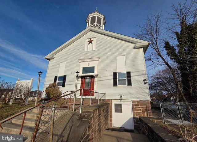 340 RED MILL RD, Etters, PA 17319