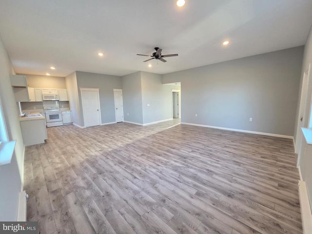 340 RED MILL RD, Etters, PA 17319