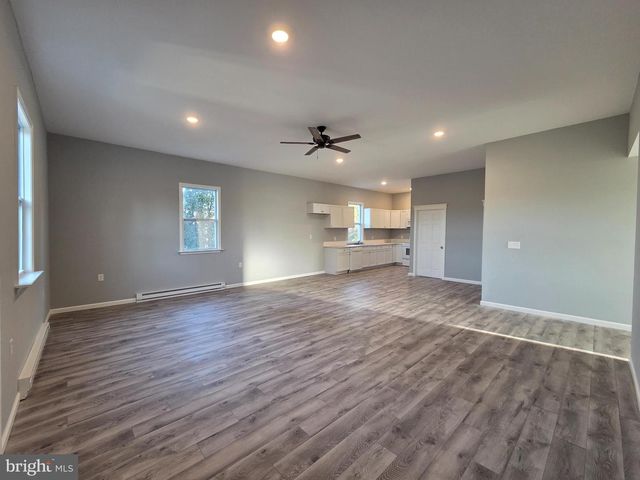 340 RED MILL RD, Etters, PA 17319