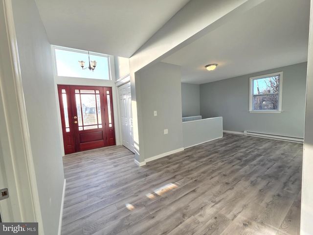 340 RED MILL RD, Etters, PA 17319