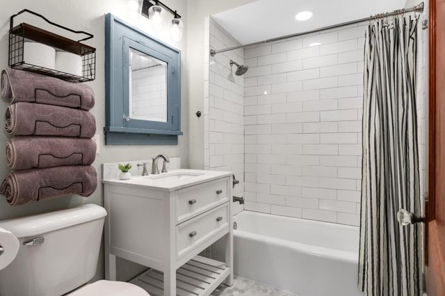 725 Charlton Street, Saint Paul, MN 55107