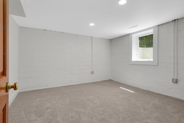 725 Charlton Street, Saint Paul, MN 55107