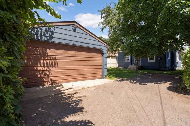 725 Charlton Street, Saint Paul, MN 55107