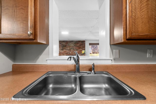 3318 Belmont Rd, Louisville, KY 40218