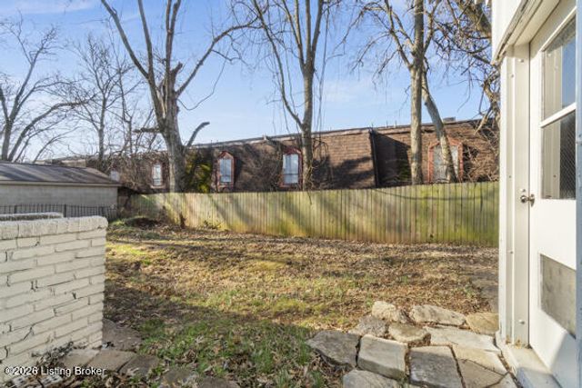 3318 Belmont Rd, Louisville, KY 40218