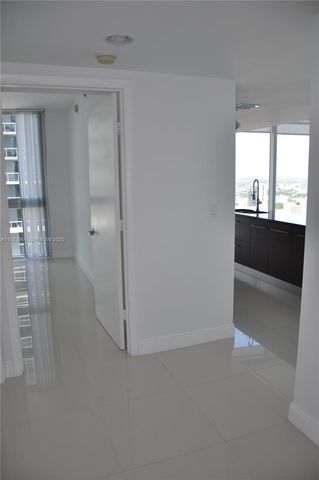 475 Brickell Ave 4215, Miami, FL 33131