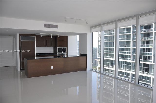 475 Brickell Ave 4215, Miami, FL 33131