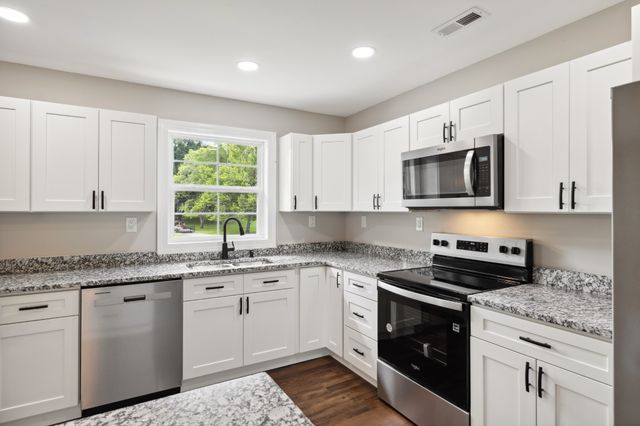 803 River Ranch Rd, Shelbyville, TN 37160