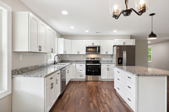 803 River Ranch Rd, Shelbyville, TN 37160