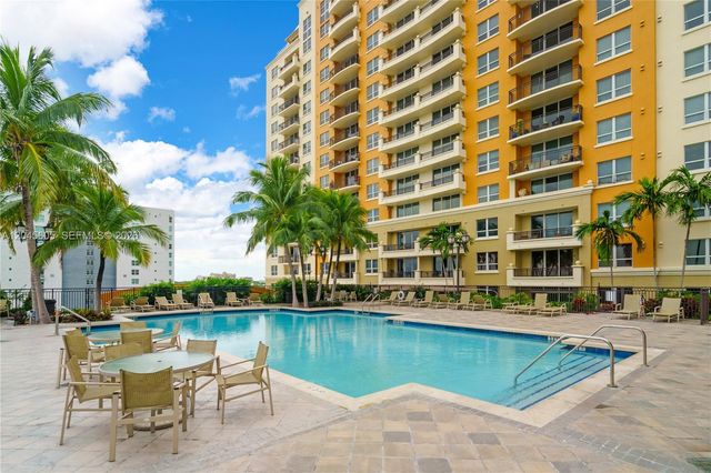 3232 SW 22nd Ter 804, Miami, FL 33145