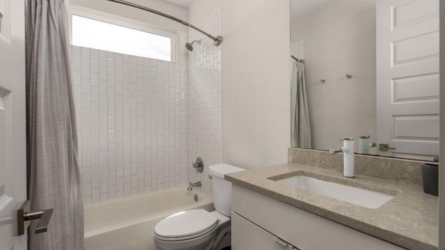 1905 Pennsylvania Ave B, Austin, TX 78702