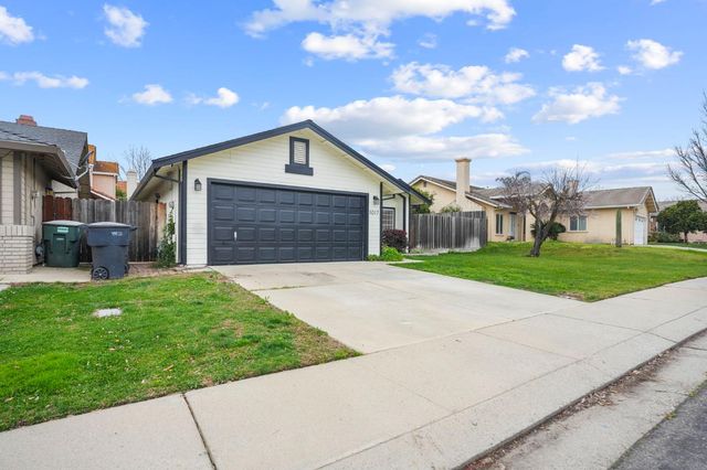 1017 Jayhawk Way, Modesto, CA 95358