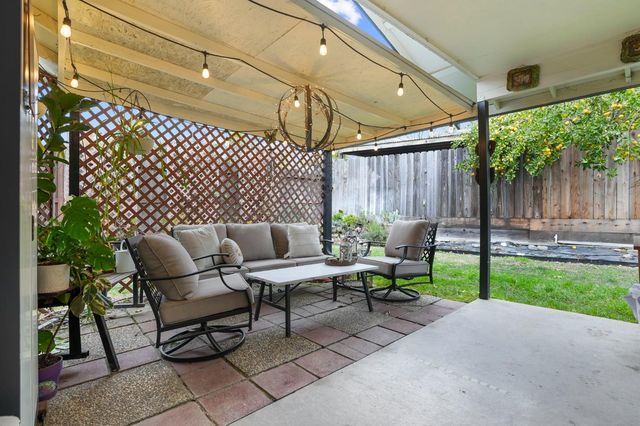 1017 Jayhawk Way, Modesto, CA 95358