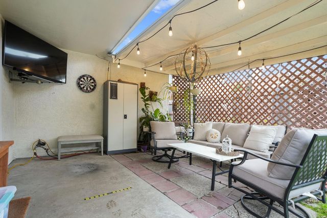 1017 Jayhawk Way, Modesto, CA 95358