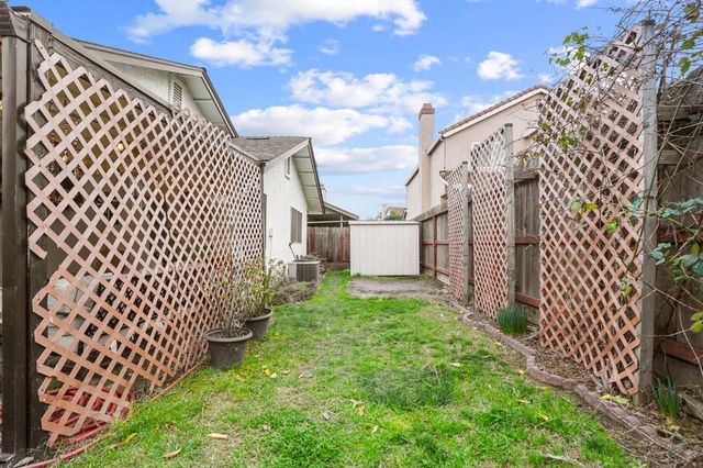 1017 Jayhawk Way, Modesto, CA 95358