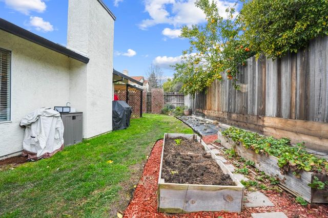 1017 Jayhawk Way, Modesto, CA 95358