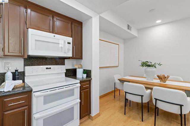 7722 Chantilly Dr, Dublin, CA 94568