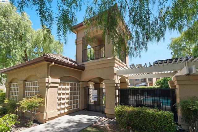 7722 Chantilly Dr, Dublin, CA 94568